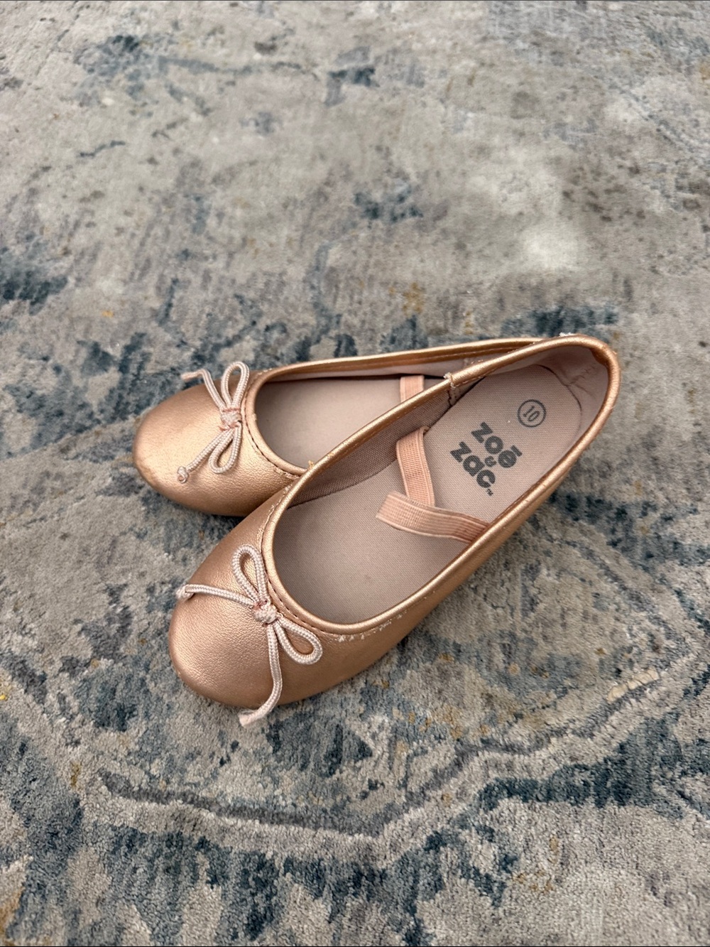 Zoe & Zac Girls' Metallic Rose Gold Ballet Flats with Elastic Strap